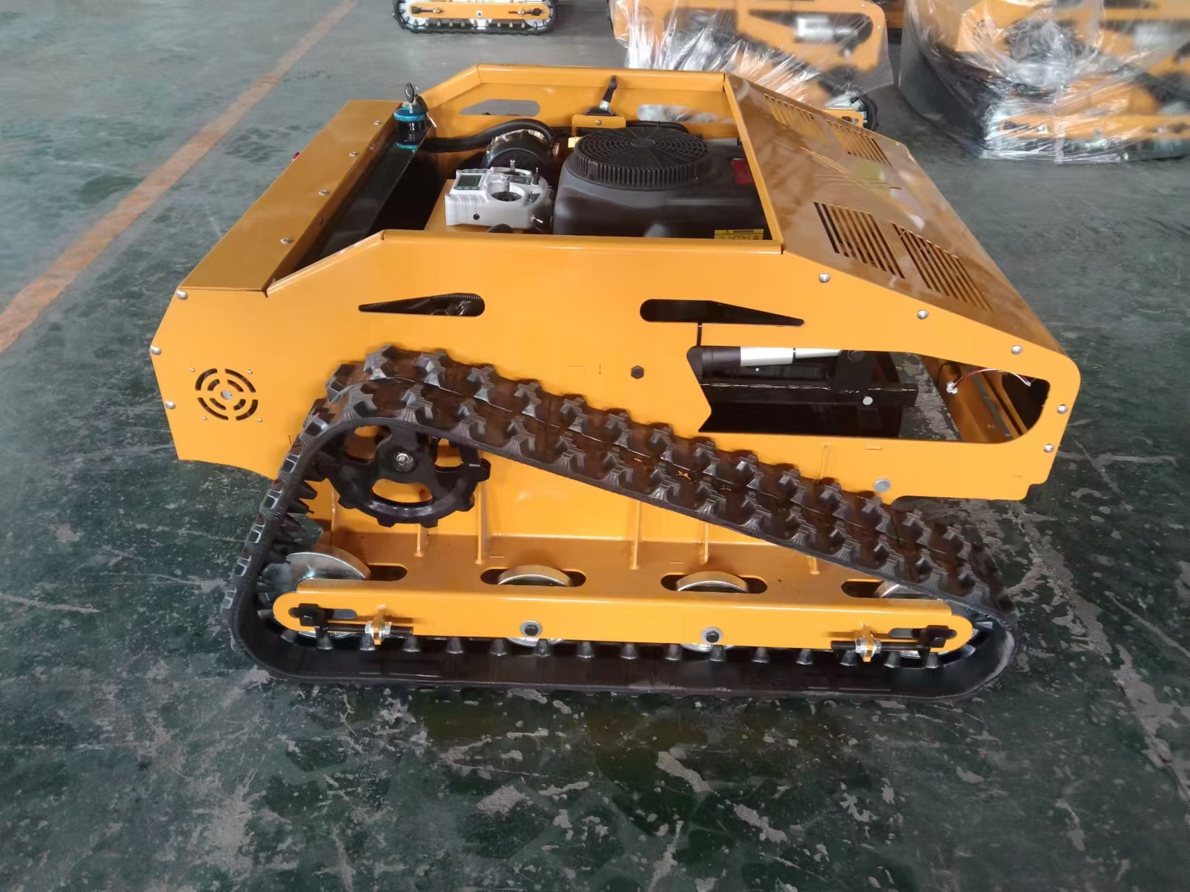 800 standard tracked mower